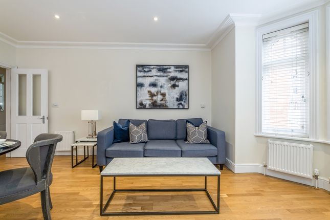 Flat to rent in King Street, London