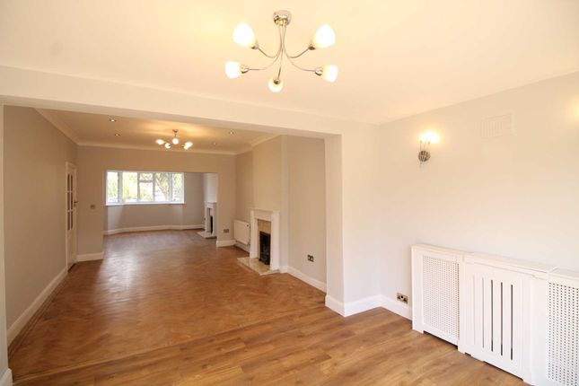 Amberwood Rise, New Malden photo 3