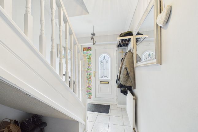 2, Parsonage Close, Upholland photo 4