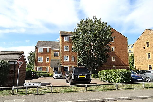 Flat for sale in Burket Close, Southall