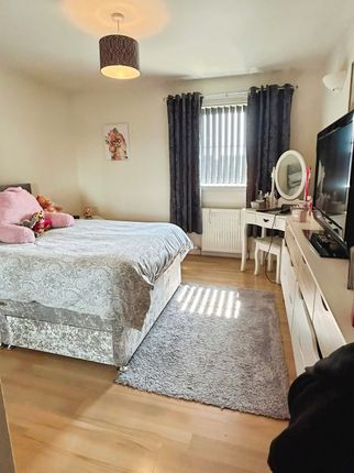 15, Munro Court, West Calder, West Lothian photo 4