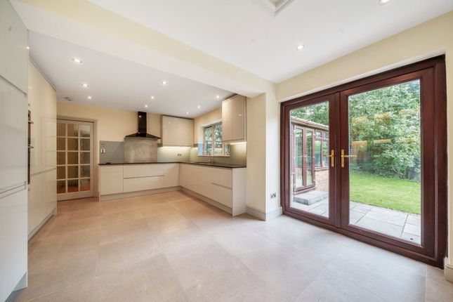 3, The Oaks, Watford photo 3