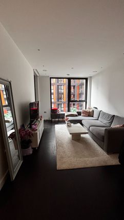 2-bed flat on 31 Madeira Tower, 30 Ponton Rd, Londlon, £3,100/mo
