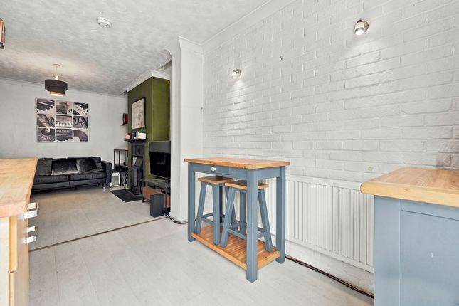 29A, Oakleigh Park Drive, Leigh-on-sea photo 4