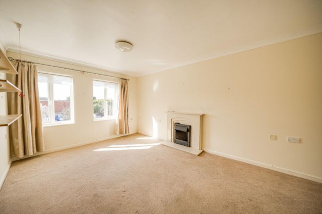 15, Laburnam Court, Millstream Way, Leighton Buzzard photo 2
