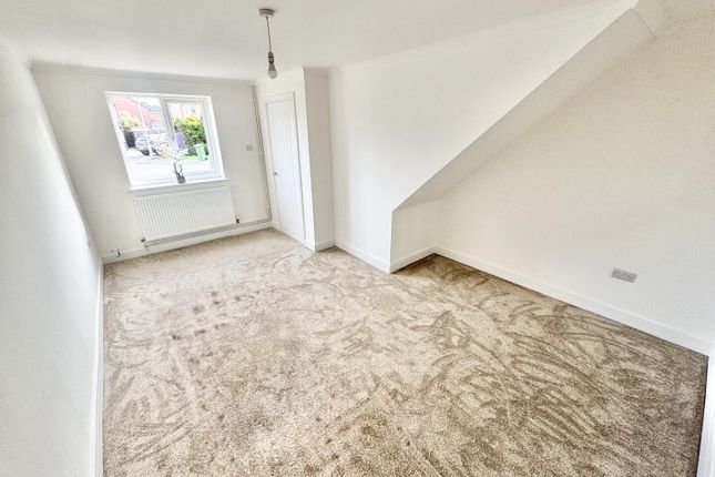 12, Fletchers Close, Leicester photo 2