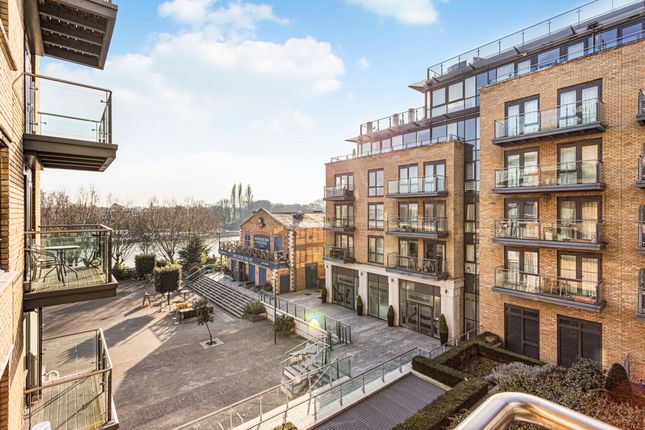 2-bed flat on Apartment 48, 8, Kew Bridge Road, Brentford, £545,000