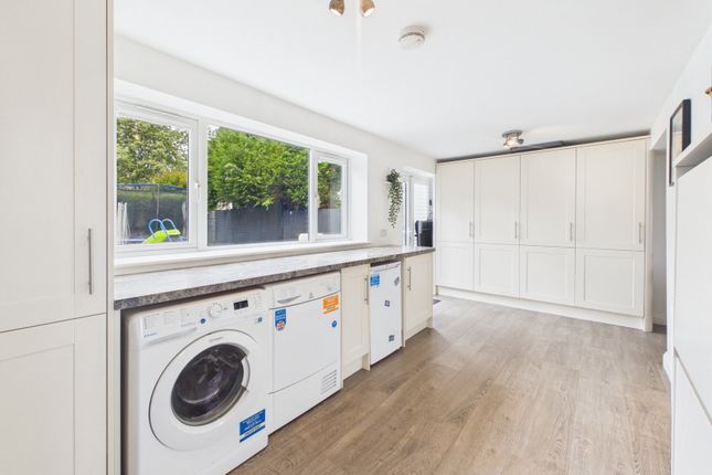 5, Heron Close, Calne photo 2