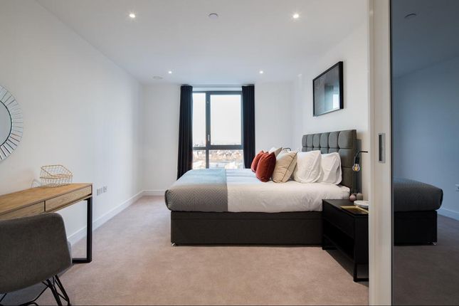 Flat to rent in Heritage Tower, Canary Wharf, South Quay, London, United Kingdom