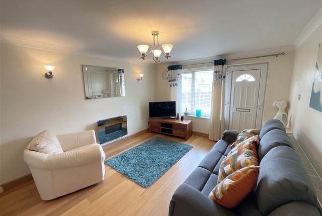 28, Broomhill Close Eckington, Sheffield photo 2