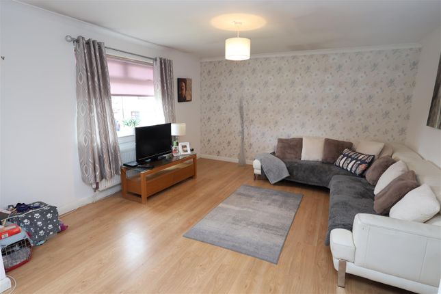 59, Weymouth Crescent, Gourock photo 3