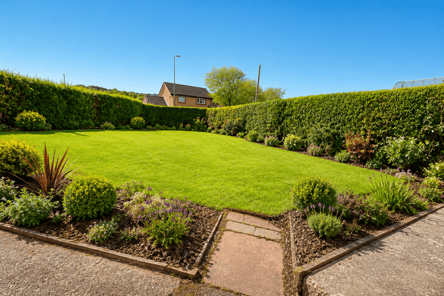 33 Millbrook Road, Pontlanfraith,, Blackwood photo 2