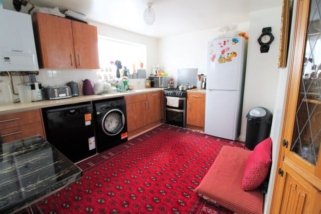 55, Laurel Lane, West Drayton photo 5