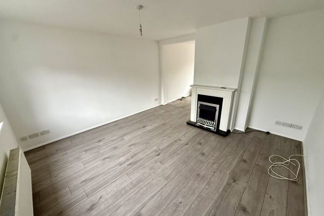 82, Sutton Field, Whitehill photo 2