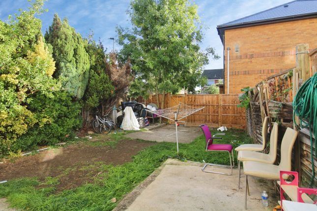 115, Godstow Road, London photo 4