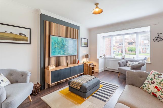 3, Morris Close, Leyland photo 2