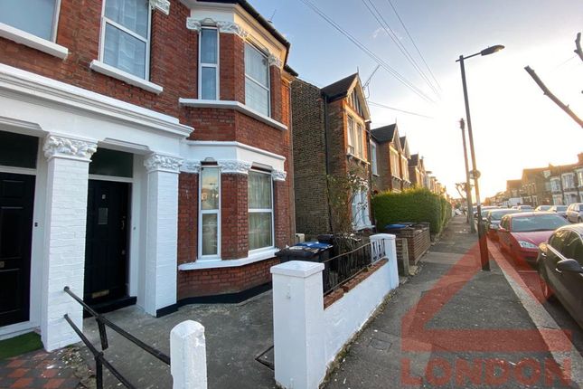 Shared accommodation to rent in Crowther Road, London