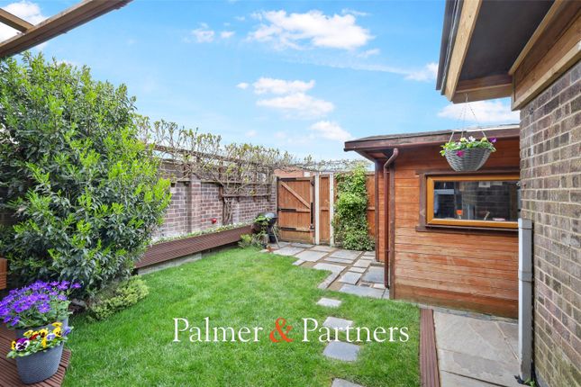 2, Cook Crescent, Greenstead, Essex photo 4