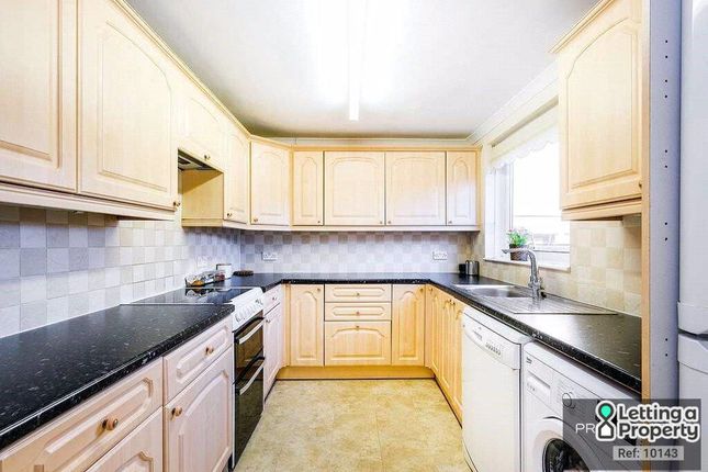 52, Tamar Square, Woodford Green photo 2