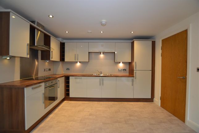 Apartment, Chesterfield photo 2