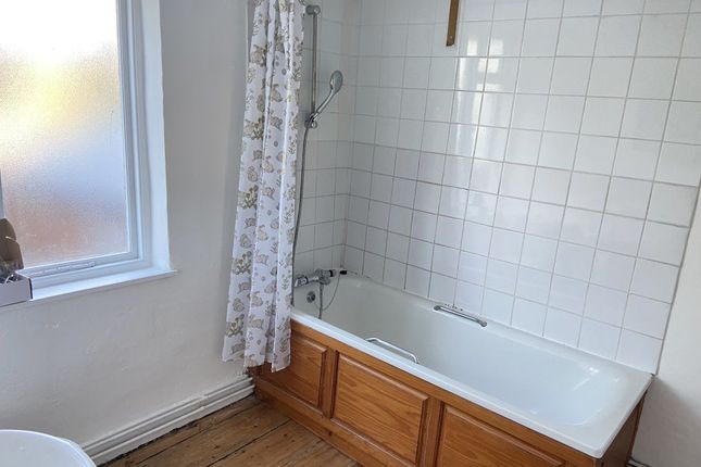 Property to rent in London Road, Canterbury