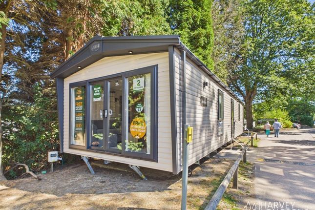 2-bed caravan on Coghurst Hall Holiday Park, Ivyhouse Lane, Hastings, £109,995