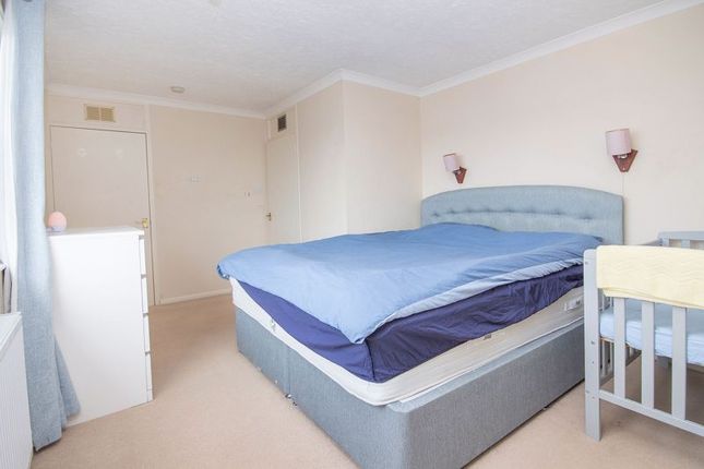 End terrace house for sale in Honeywood Close, Totton, Southampton