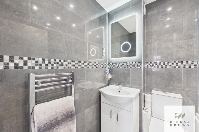 2, Welling Road, Grays photo 4