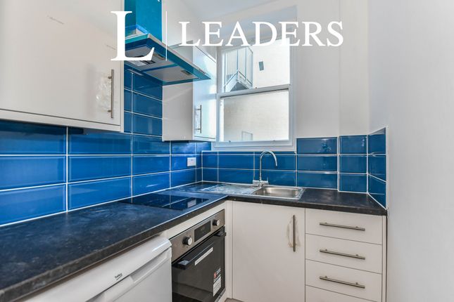 Flat 14A, Tollard Court, West Hill Road photo 4