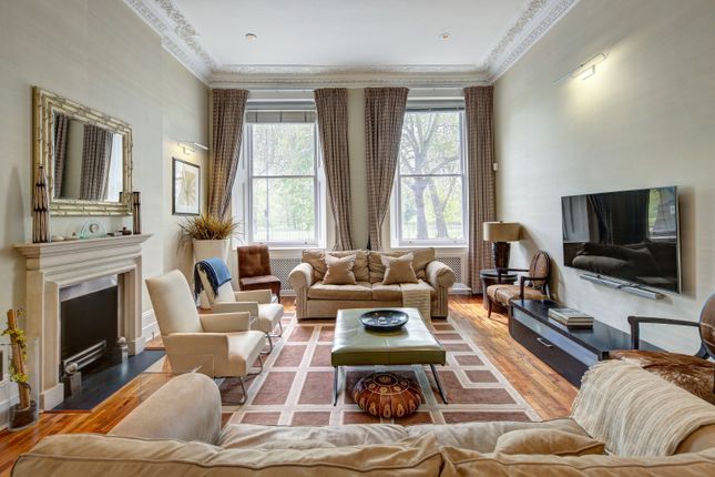 Thumbnail Flat for sale in Hyde Park Street, London