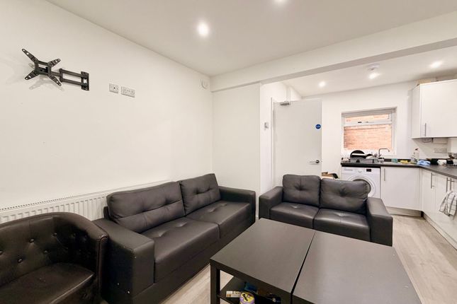 83 Rolleston Drive, Nottingham photo 3