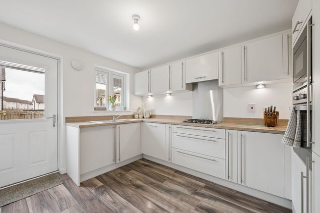 15 Cults Road, Bathgate photo 4
