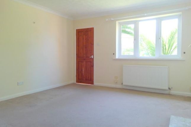 11, Elise Close, Bournemouth photo 4