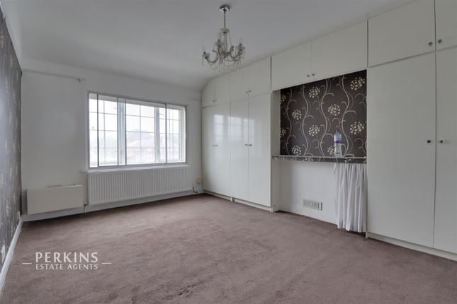 57 Runnymede Gardens, Western Avenue, Greenford photo 3
