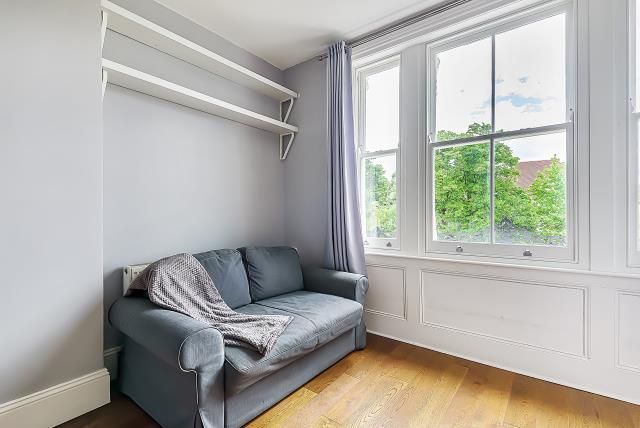 Flat 4, 23, Highgate West Hill, London photo 3