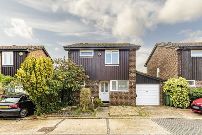 Detached house to rent in Morland Close, Hampton