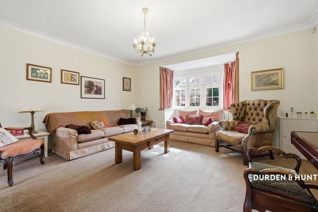 8 St. James Avenue, Ongar photo 2
