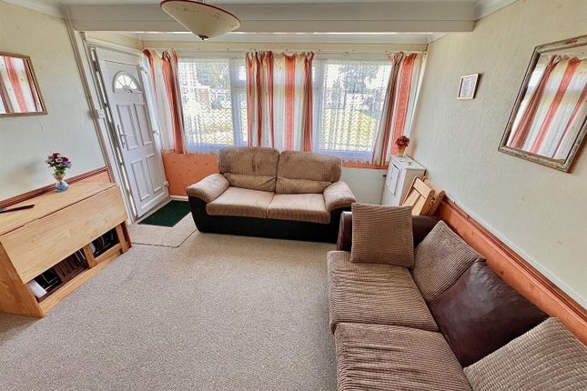 133 Sunbeach, California Road, Great Yarmouth photo 2
