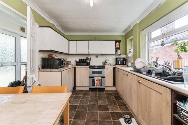 44, Newlands Avenue, March photo 2
