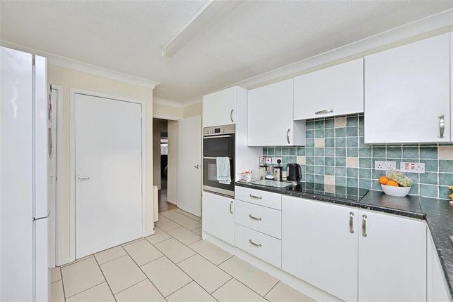 25, Lime Tree Close, Dereham photo 4