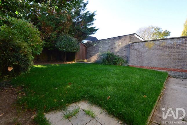 89, Thornbera Gardens, Bishop's Stortford photo 2
