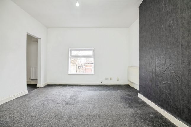 Flat 3, 44, Wellington Road, BILSTON photo 3