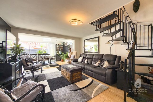 17 Flexford Green, Bracknell, Berkshire photo 3