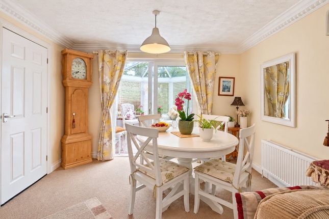 9, Tudor Close, Bideford photo 4