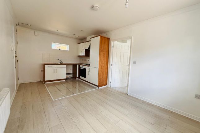 26 Monarch Drive, Kemsley, Kent photo 4
