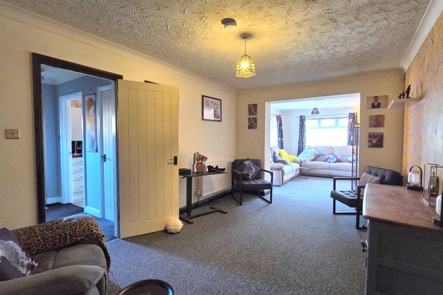 18, Whimbrel Drive, Bradwell photo 3
