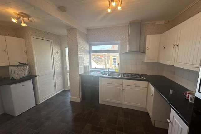 End terrace house to rent in Clifton Street, Bideford