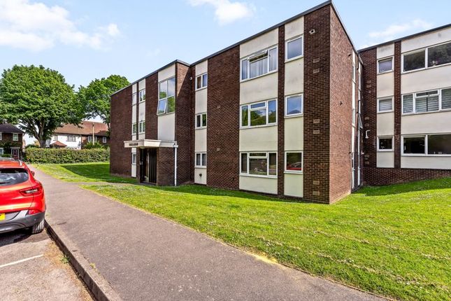 Flat for sale in Stanley Road, Carshalton