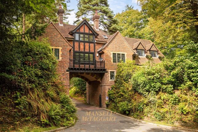 4-bed house on Barredale Court Lodge Turners Hill Road, East Grinstead, £850,000