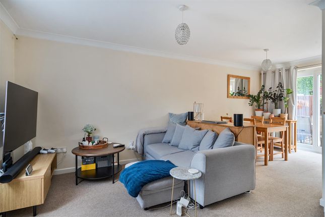62, Elizabeth Way, Bristol photo 3